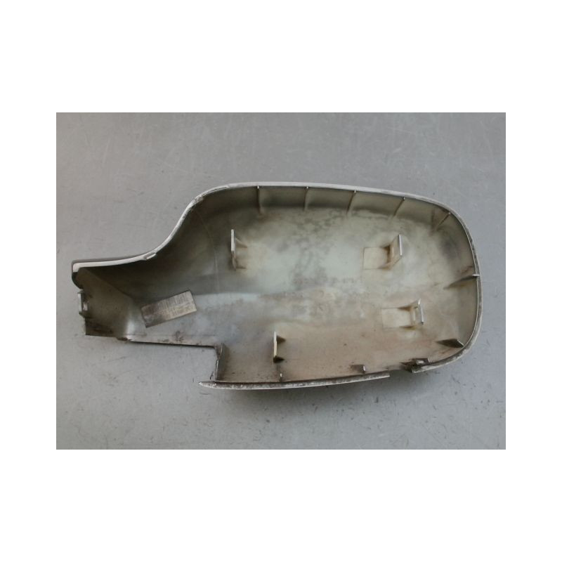 CARENAGE RETROVISEUR EXTERIEUR DROIT RENAULT MEGANE