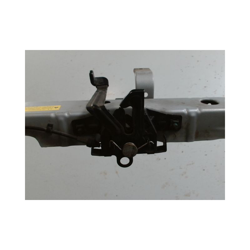TRAVERSE SUPERIEURE ARMATURE AVANT NISSAN MICRA