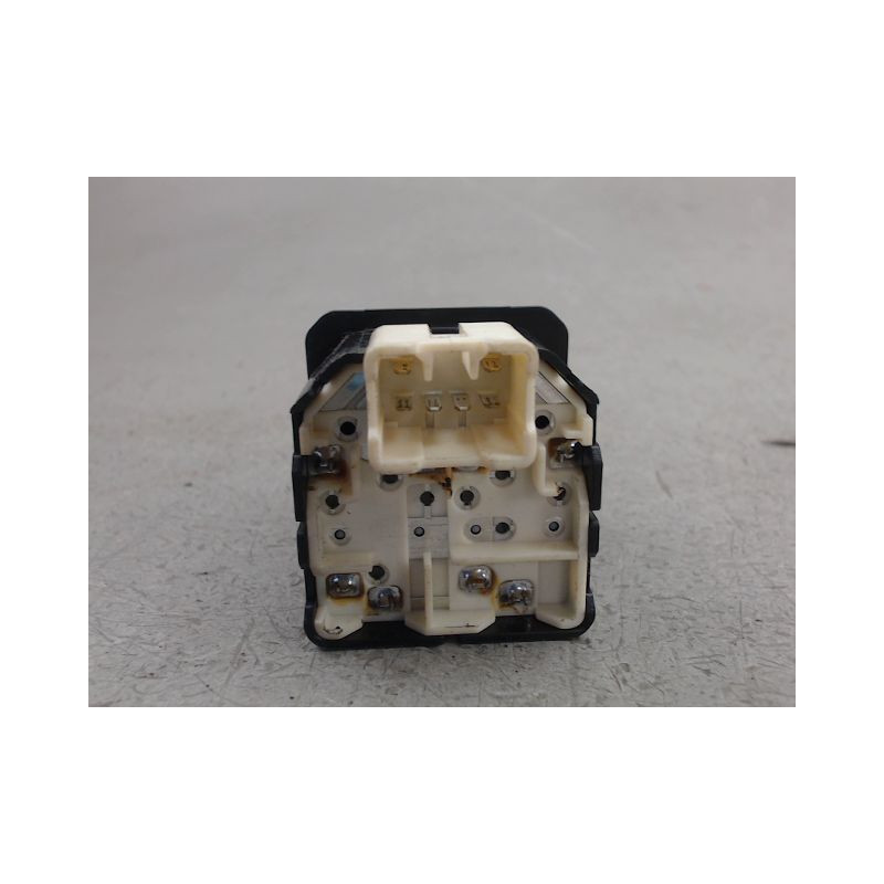 COMMANDE LEVE-GLACE PORTE AVG CHEVROLET SPARK