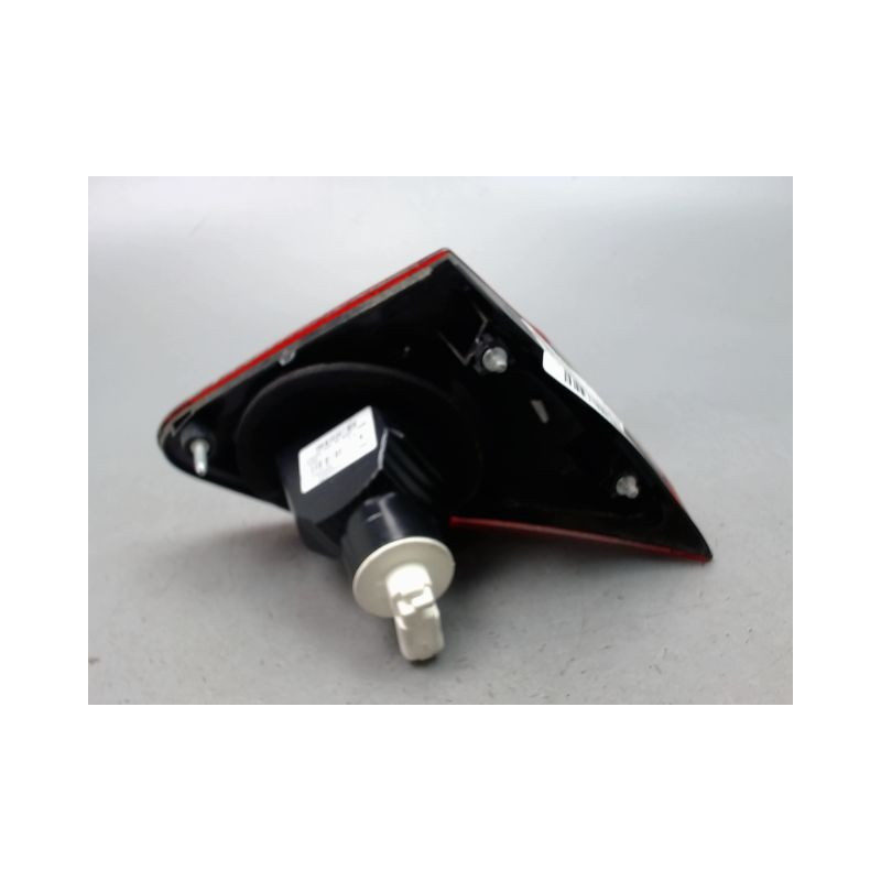 FEU ARRIERE INTERIEUR DROIT NISSAN QHASQAI 2007-