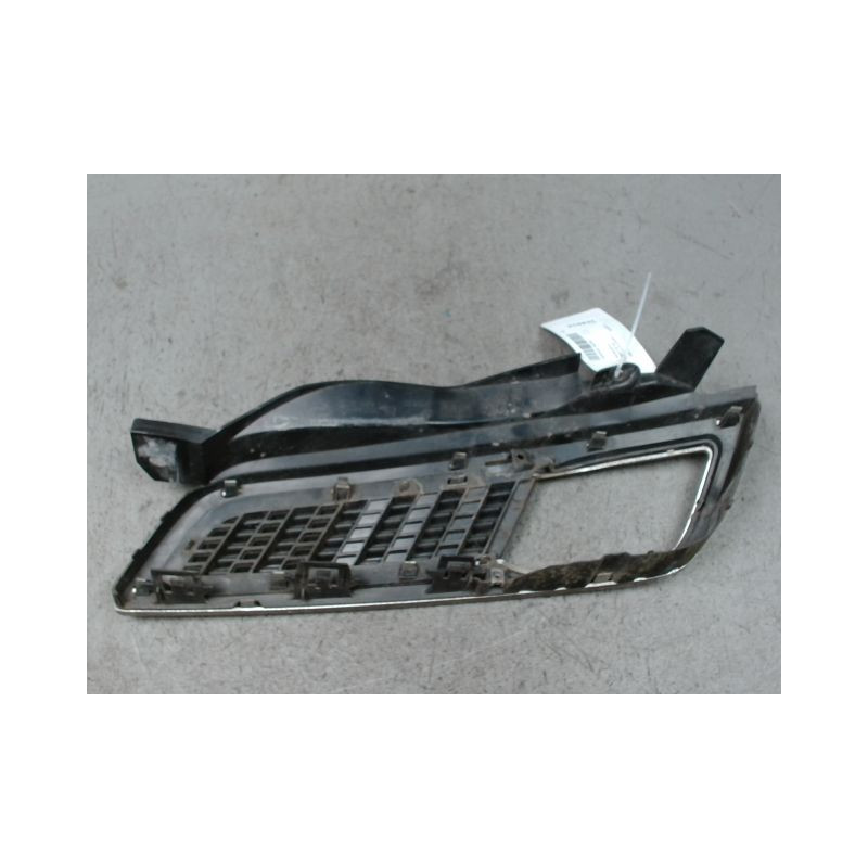 GRILLE CALANDRE DROIT NISSAN MICRA