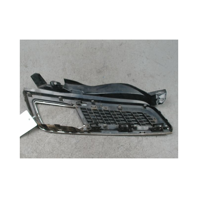 GRILLE CALANDRE GAUCHE NISSAN MICRA