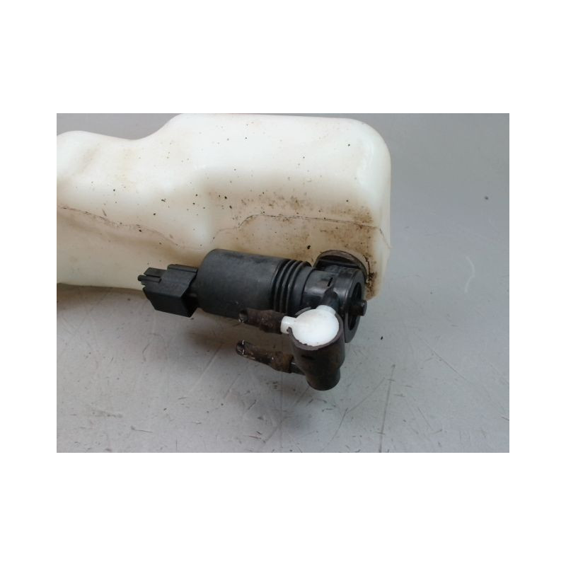 RESERVOIR LAVE-GLACE AVANT FORD FIESTA VI Phase 1 2008-2012