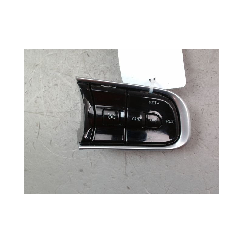 COMMANDES VOLANT DROIT FIAT 500 2007-