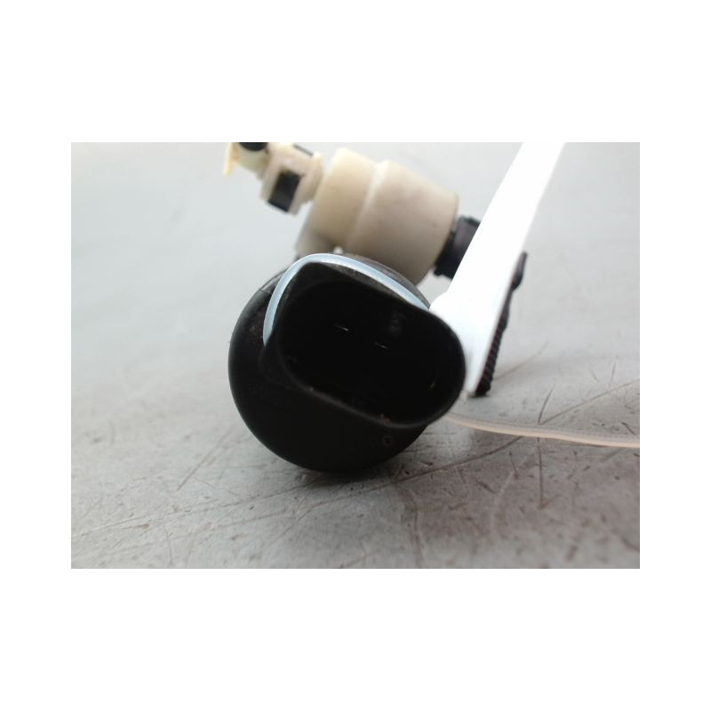 POMPE LAVE-GLACE AVANT OPEL CORSA 2010-
