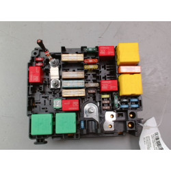 PLATINE FUSIBLE AV