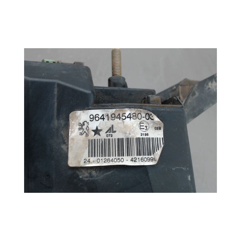PHARE ANTIBROUILLARD AVANT DROIT PEUGEOT 407