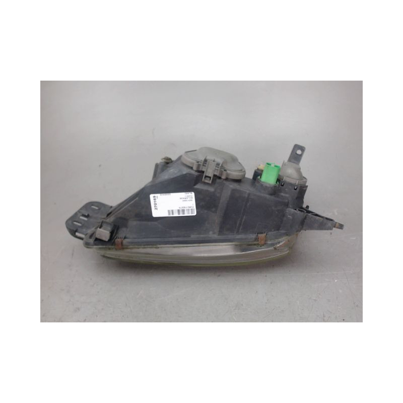 PHARE DROIT FORD FIESTA