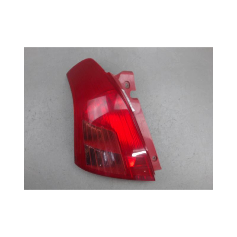 FEU ARRIERE GAUCHE  SUZUKI SWIFT
