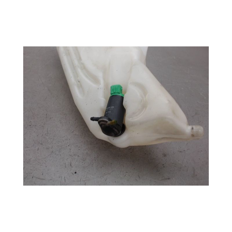 RESERVOIR LAVE-GLACE AVANT PEUGEOT 206