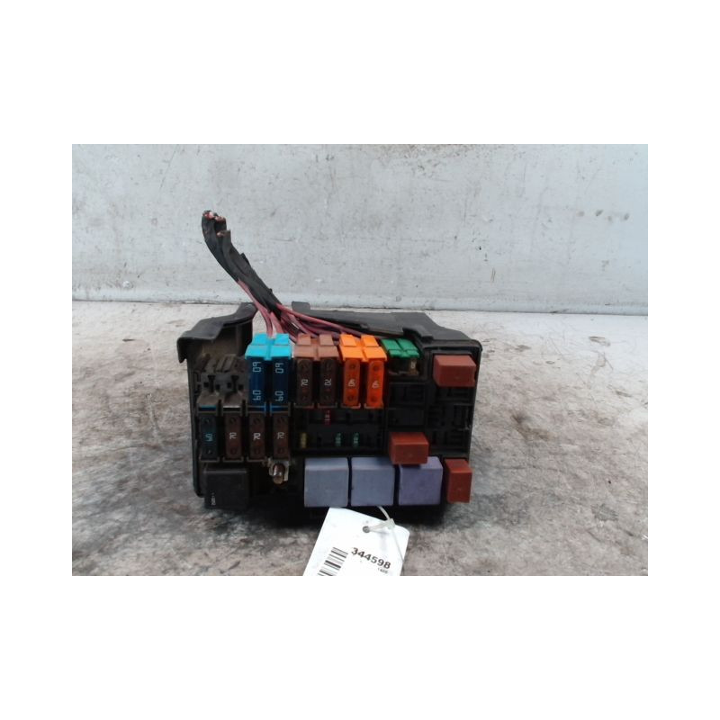 PLATINE FUSIBLE AVANT RENAULT LAGUNA II 00-2005