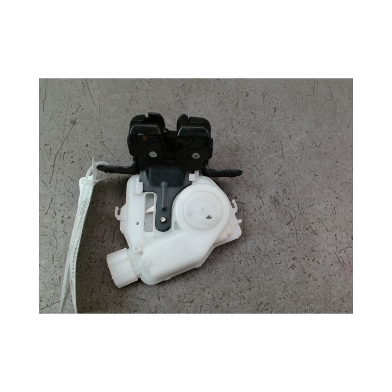 SERRURE HAYON  TOYOTA YARIS 2005-