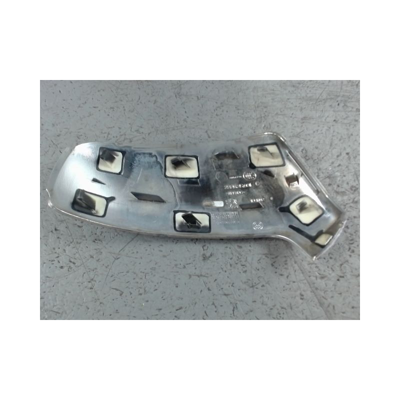 CARENAGE RETROVISEUR EXTERIEUR GAUCHE PEUGEOT 3008 2009-