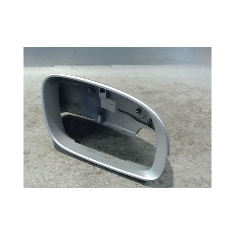 CARENAGE RETROVISEUR EXTERIEUR DROIT VOLKSWAGEN TOURAN 07-