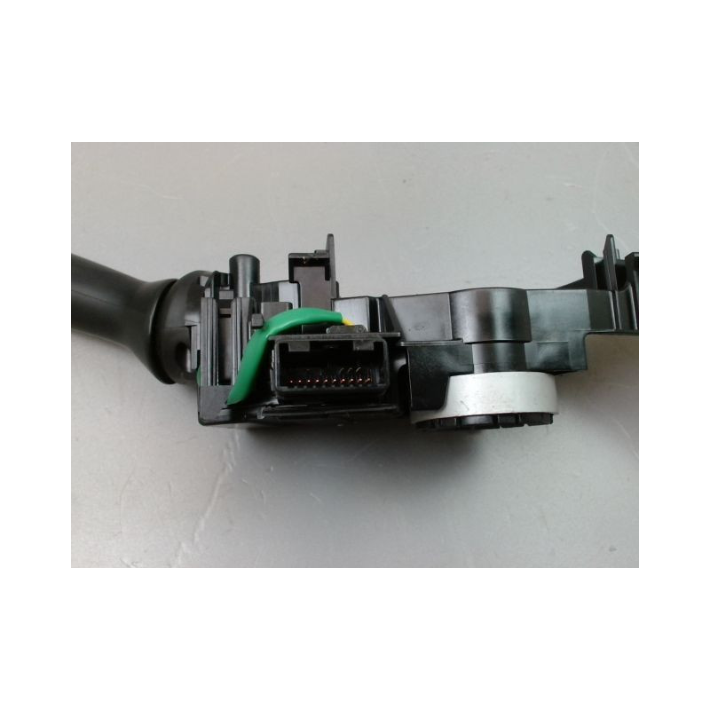 COMMANDE ECLAIRAGE TOYOTA YARIS II 2010-
