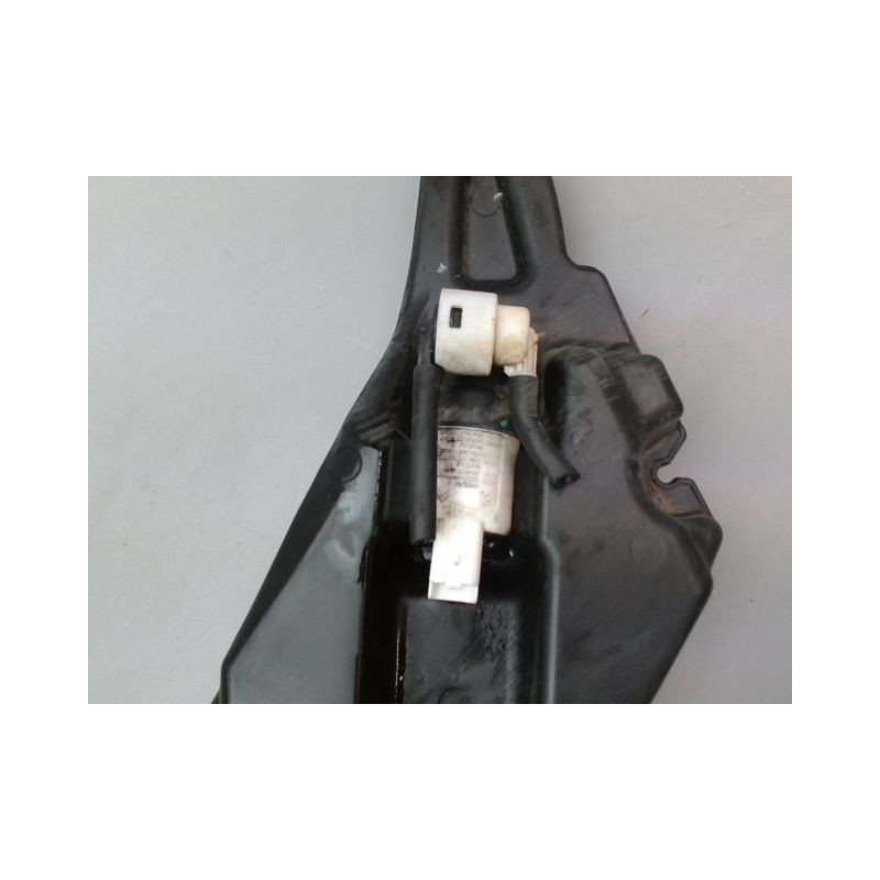 RESERVOIR LAVE-GLACE AVANT PEUGEOT 308 2011-