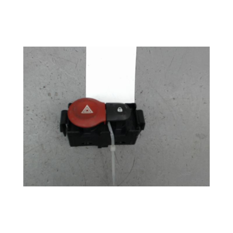 BOUTON DE WARNING RENAULT CLIO III Phase 2 2009-...