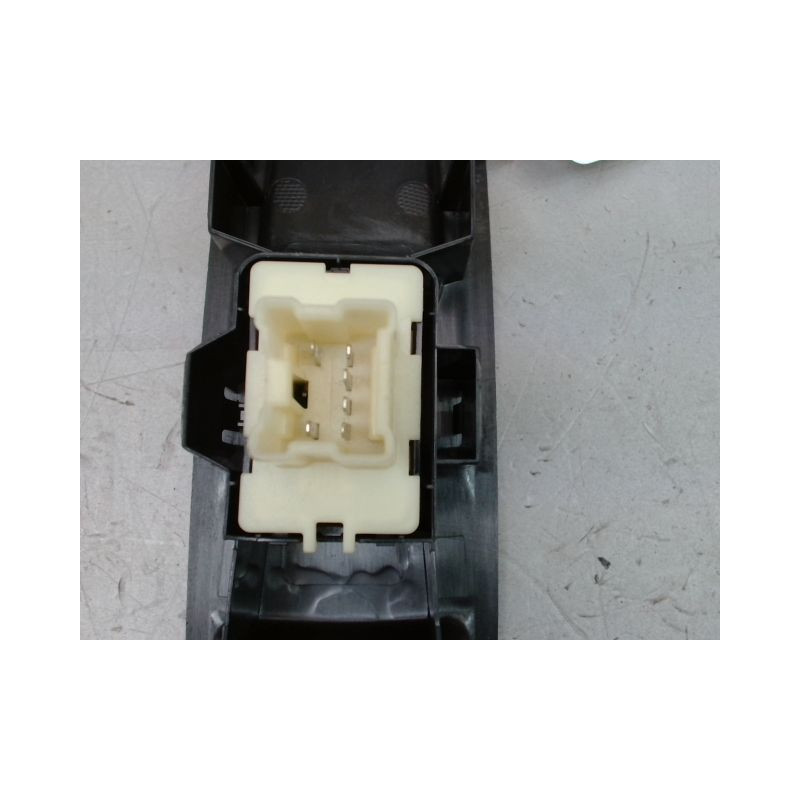 COMMANDE LEVE-GLACE PORTE AVD RENAULT ZOE