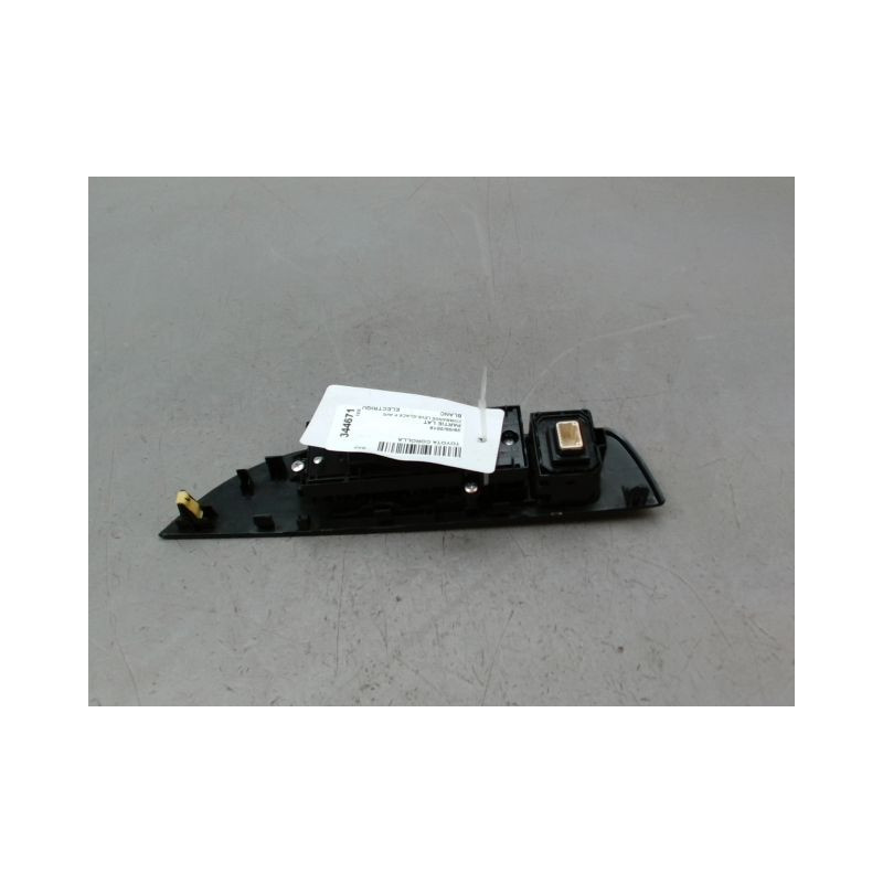 COMMANDE LEVE-GLACE PORTE AVG TOYOTA COROLLA