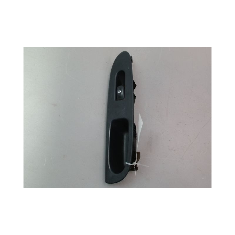 COMMANDE LEVE-GLACE PORTE AVD RENAULT CLIO II Phase 1 1998-2001