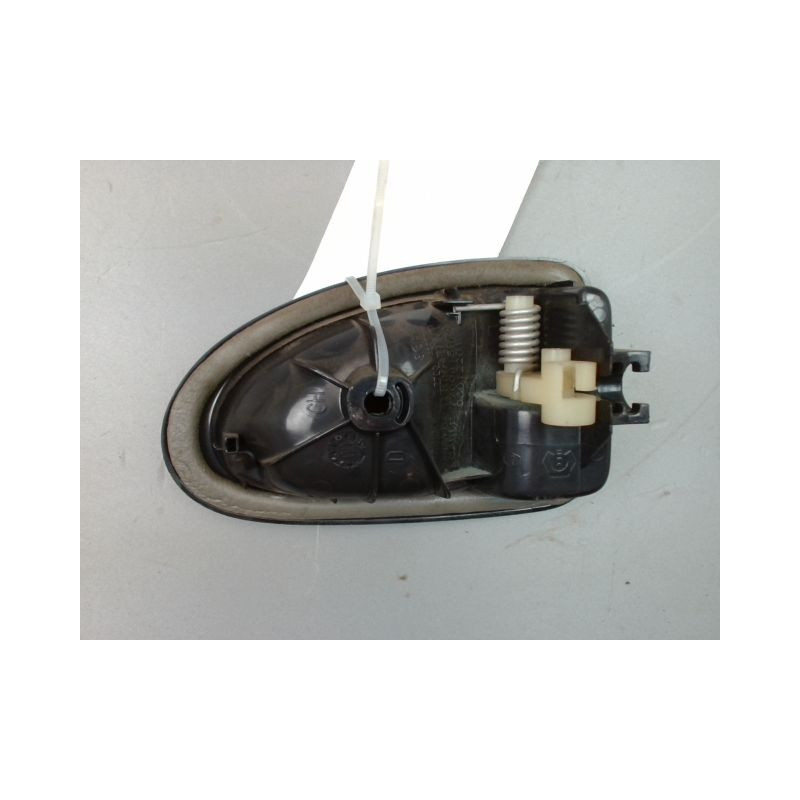 POIGNEE INTERIEURE PORTE AVANT GAUCHE RENAULT CLIO II Phase 1 1998-2001