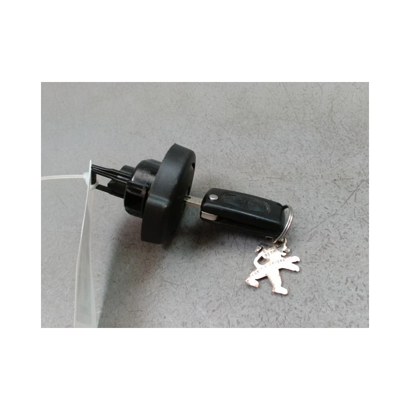 BOUCHON RESERVOIR A CARBURANT PEUGEOT 3008 BREAK I PHASE 2 2013-...