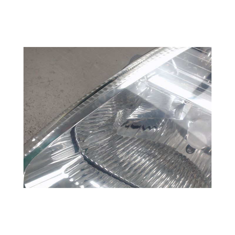 PHARE GAUCHE CITROEN C2