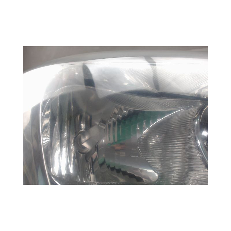 PHARE DROIT OPEL CORSA