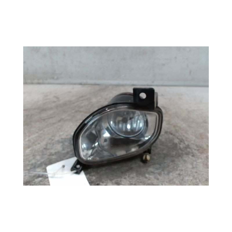 PHARE ANTIBROUILLARD AVANT GAUCHE TOYOTA AVENSIS 2003-