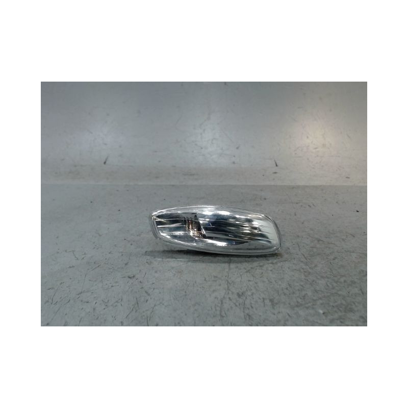 REPETITEUR RETROVISEUR DROIT PEUGEOT 308