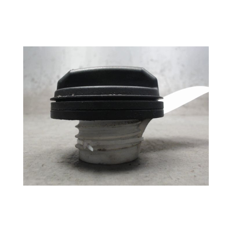 BOUCHON RESERVOIR A CARBURANT FORD FIESTA 2005-