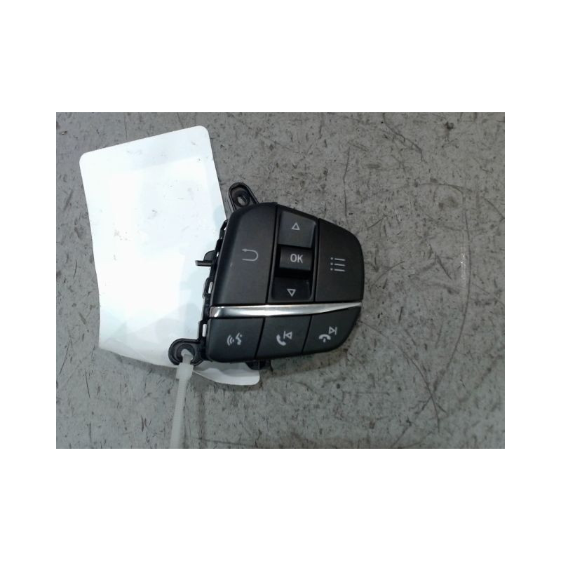 COMMANDES VOLANT DROIT FORD FIESTA