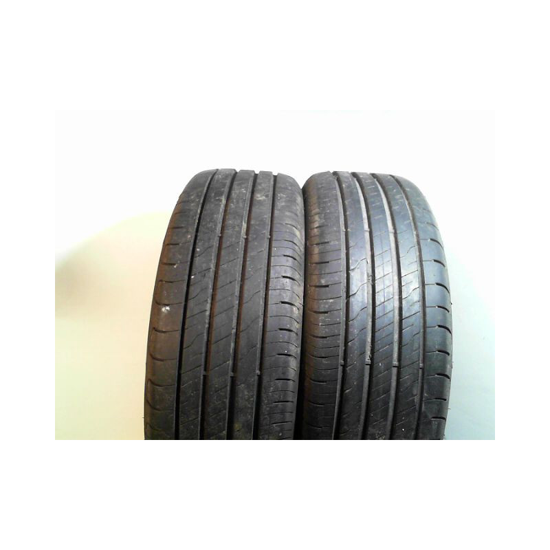 Paire de pneus GOOD YEAR EFFICIENT GRIP PERFORMANCE 2 205 60 16 92 H