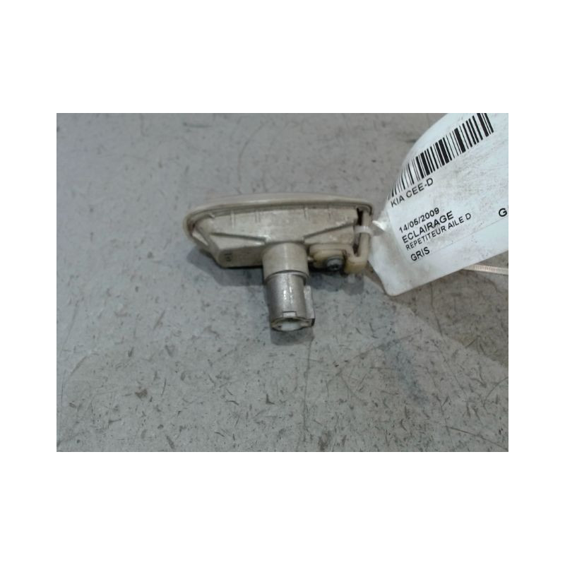 REPETITEUR AILE DROIT KIA CEE-D