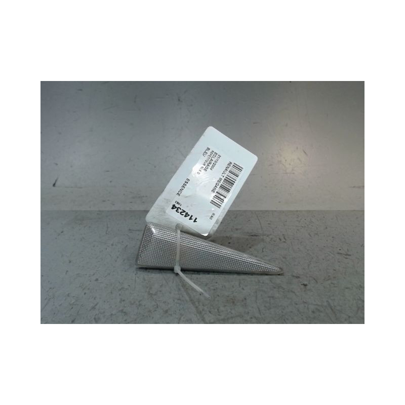REPETITEUR AILE DROIT RENAULT MEGANE