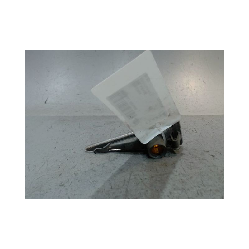 REPETITEUR AILE DROIT RENAULT MEGANE