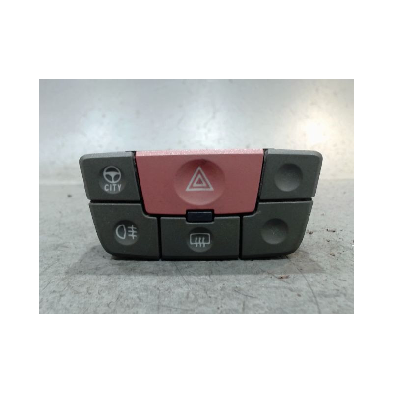 BOUTON DE WARNING FIAT PANDA