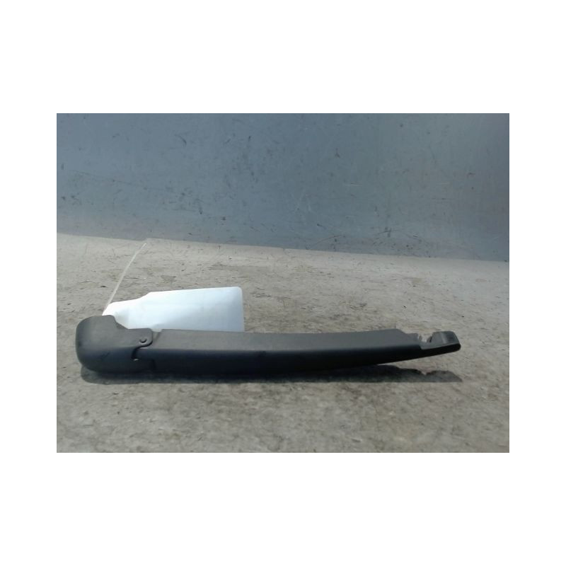 BRAS ESSUIE-GLACE ARRIERE FIAT 500 2007-