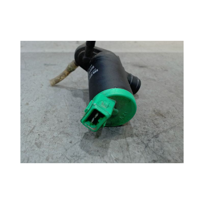 POMPE LAVE-GLACE AVANT PEUGEOT 106