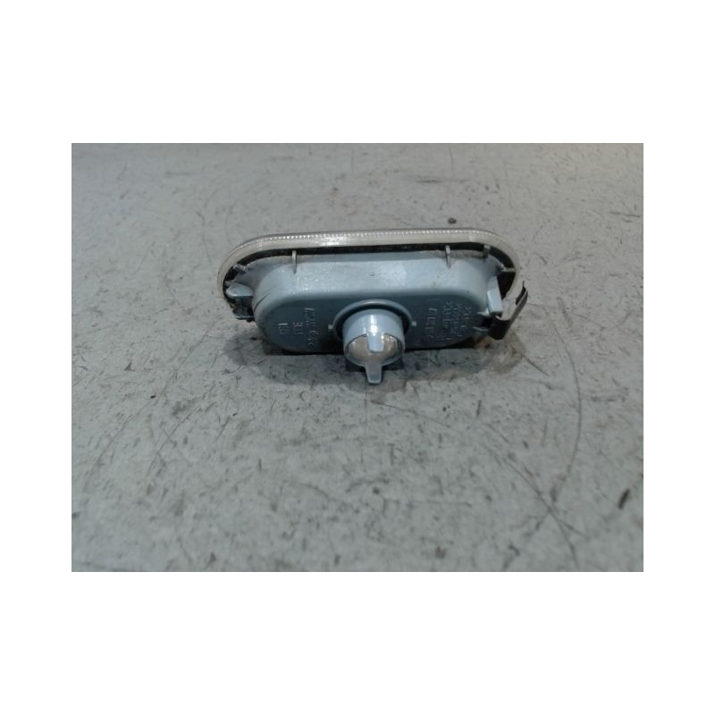 REPETITEUR AILE DROIT VOLKSWAGEN POLO