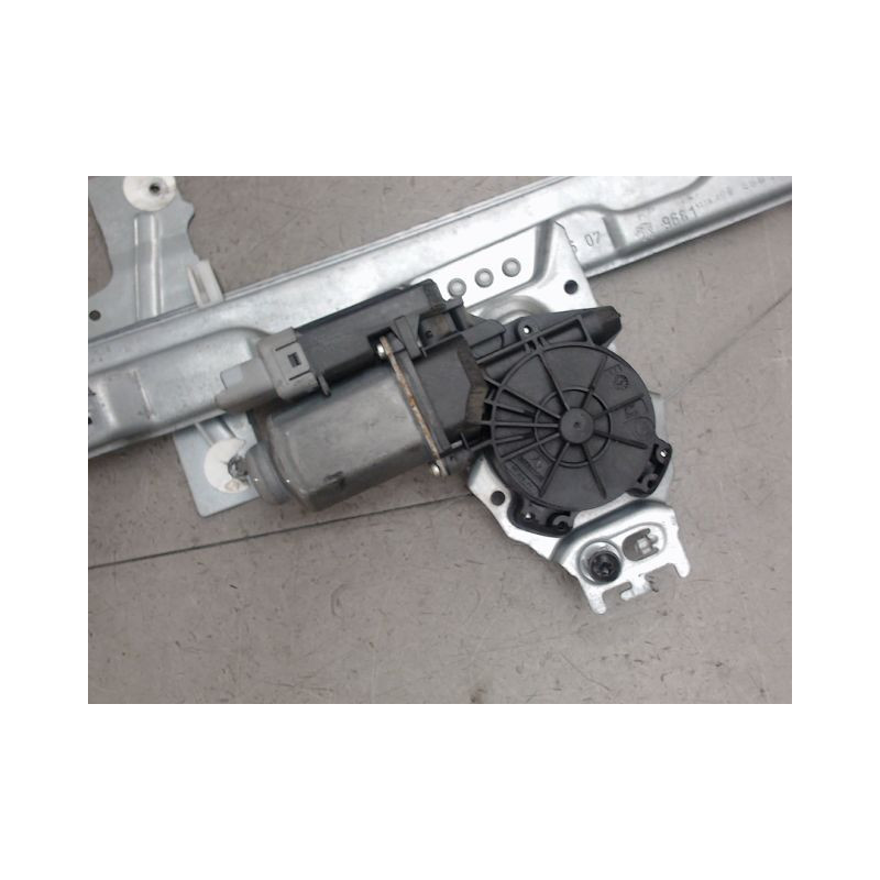 MECANISME LEVE-GLACE AVANT GAUCHE PEUGEOT 207