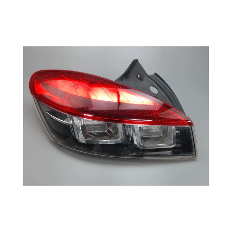 FEU ARRIERE GAUCHE  RENAULT MEGANE