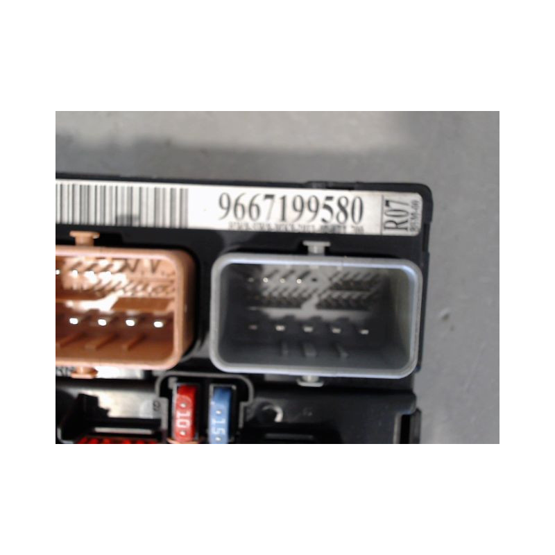 BOITE A FUSIBLES PEUGEOT 207