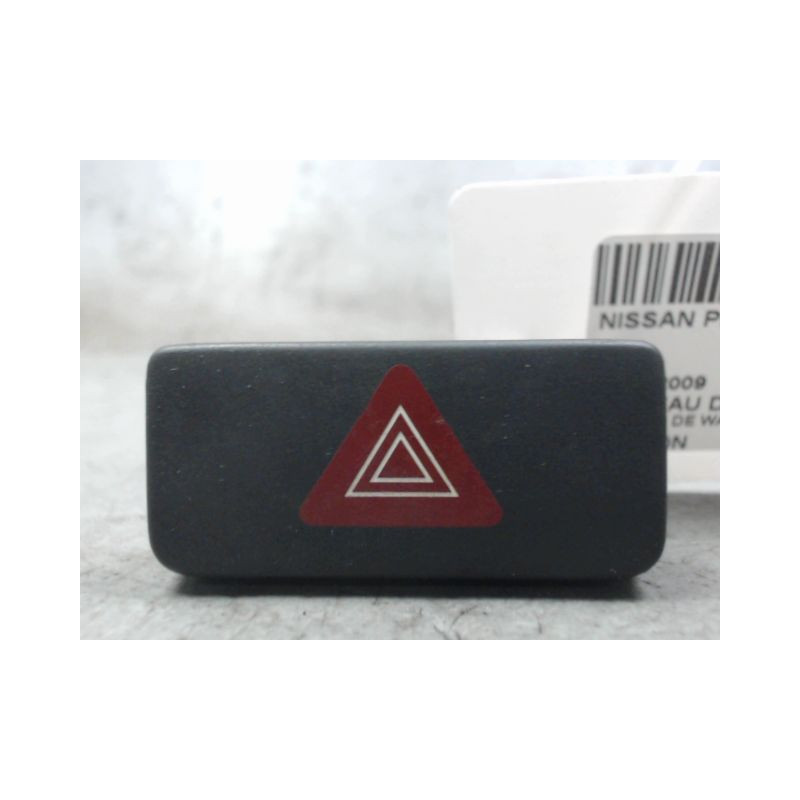BOUTON DE WARNING NISSAN PIXO