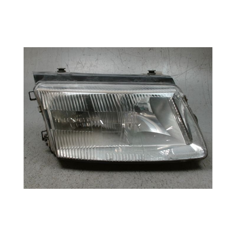 PHARE DROIT VOLKSWAGEN PASSAT BREAK 97-2000