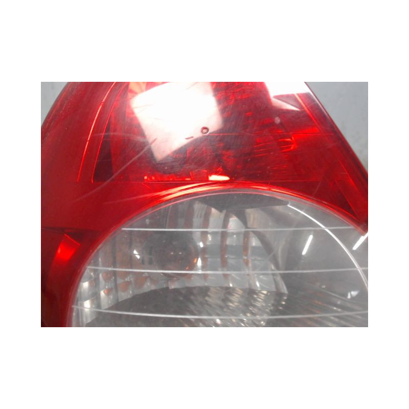 FEU ARRIERE GAUCHE  RENAULT CLIO II PH.2 01-06