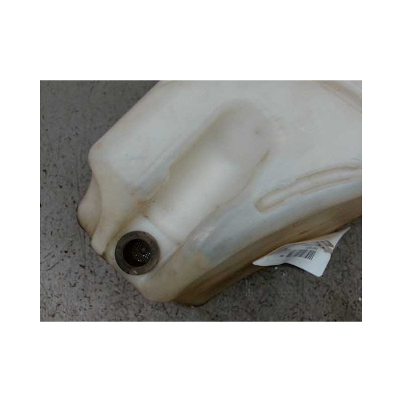 RESERVOIR LAVE-GLACE AVANT FORD FIESTA 2005-