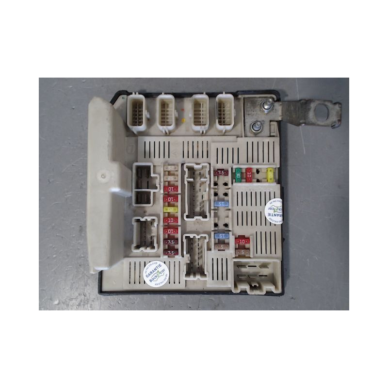 BOITE A FUSIBLES RENAULT SCENIC MONOSP. II Phase 1 2003-2006