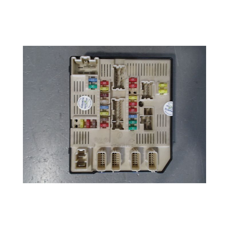 BOITE A FUSIBLES RENAULT MEGANE III Phase 1 2008-2012