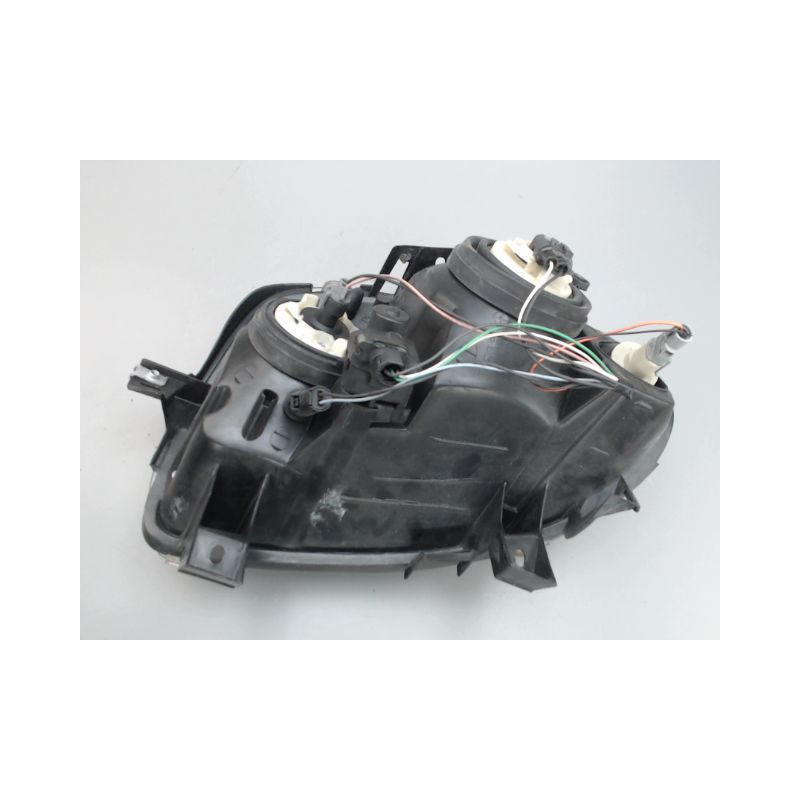 PHARE DROIT RENAULT CLIO
